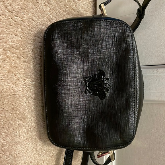 Woman’s Versace crossbody bag. - Picture 1 of 7